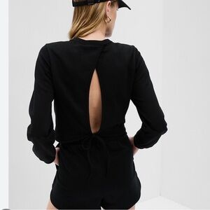 GAP | NWT Vintage Soft Cropped Open-Back Sweatshirt. Medium